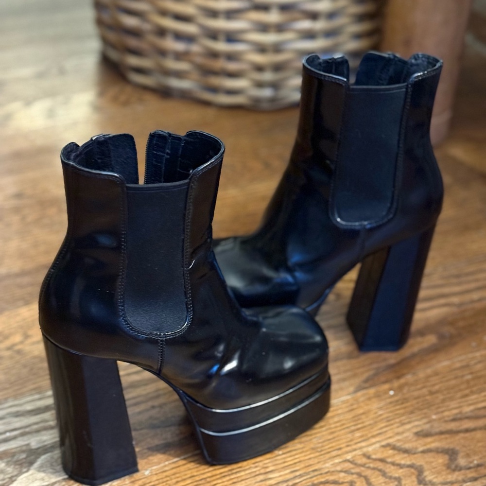 Jeffrey Campbell Black Platform Boots -Size 7